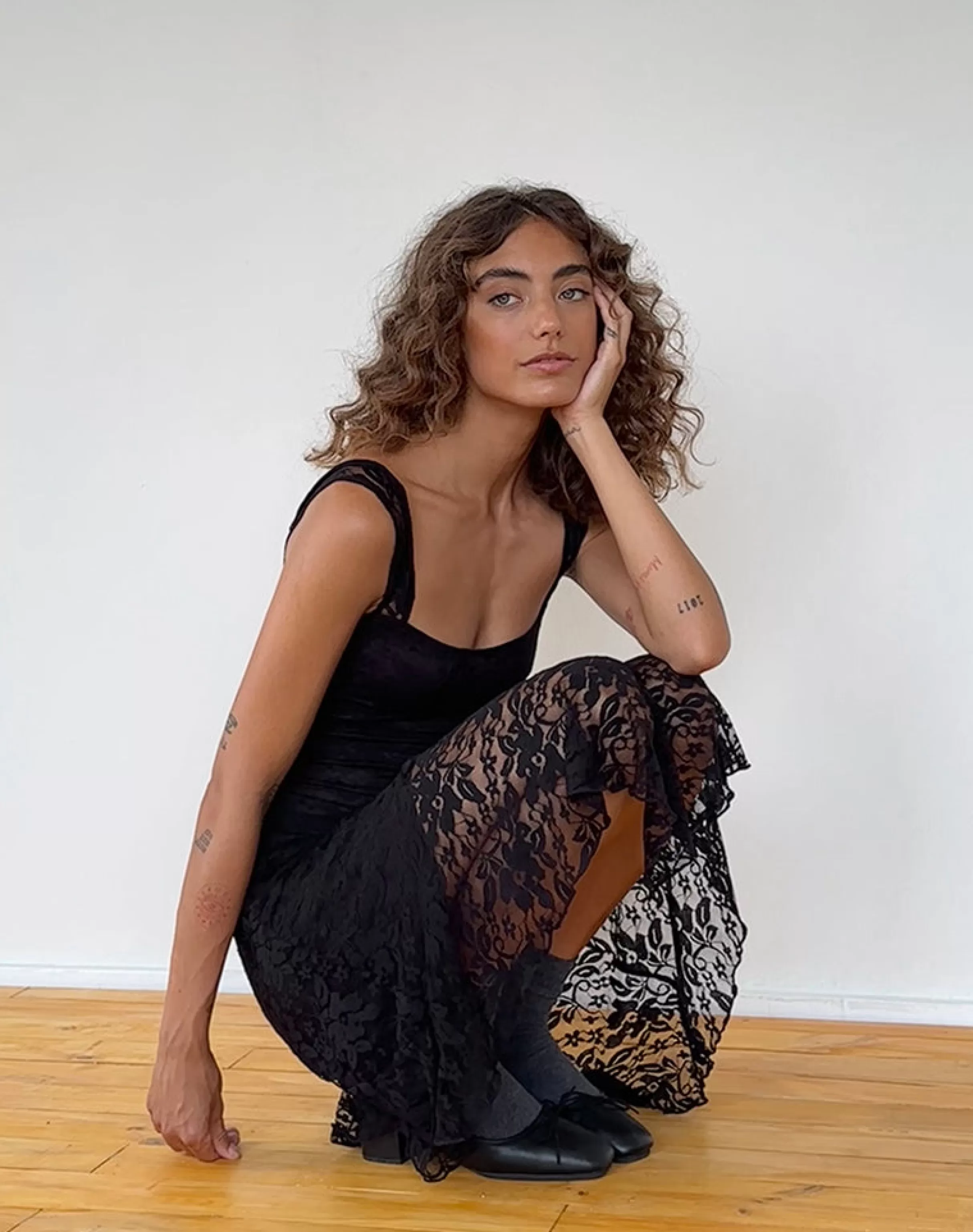Clearance Adeliza Asymmetric Midi Dress In Floral Lace Jet Black MIDI DRESSES