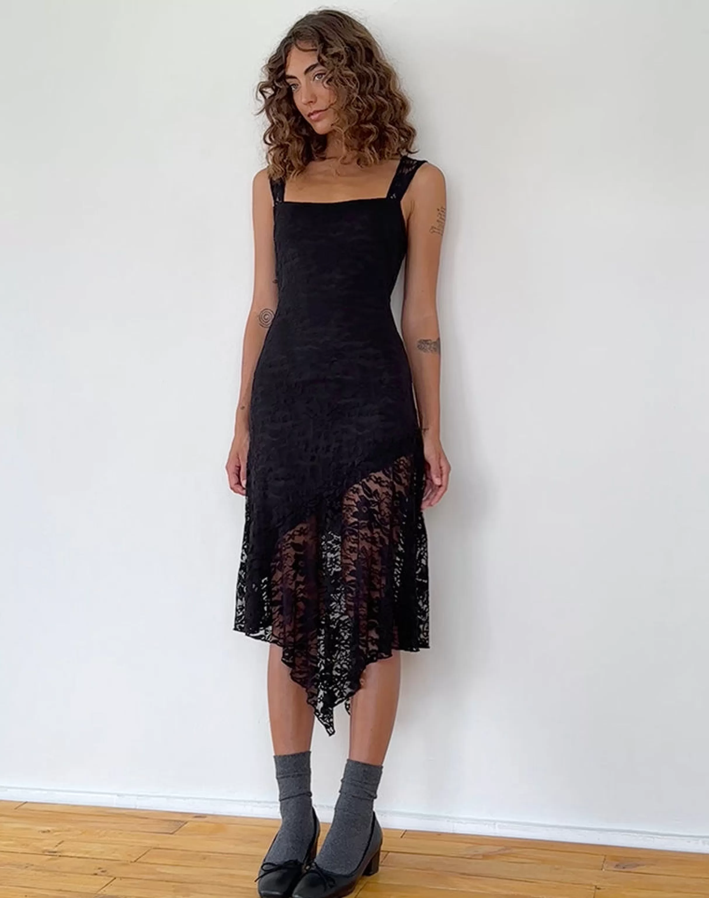Clearance Adeliza Asymmetric Midi Dress In Floral Lace Jet Black MIDI DRESSES