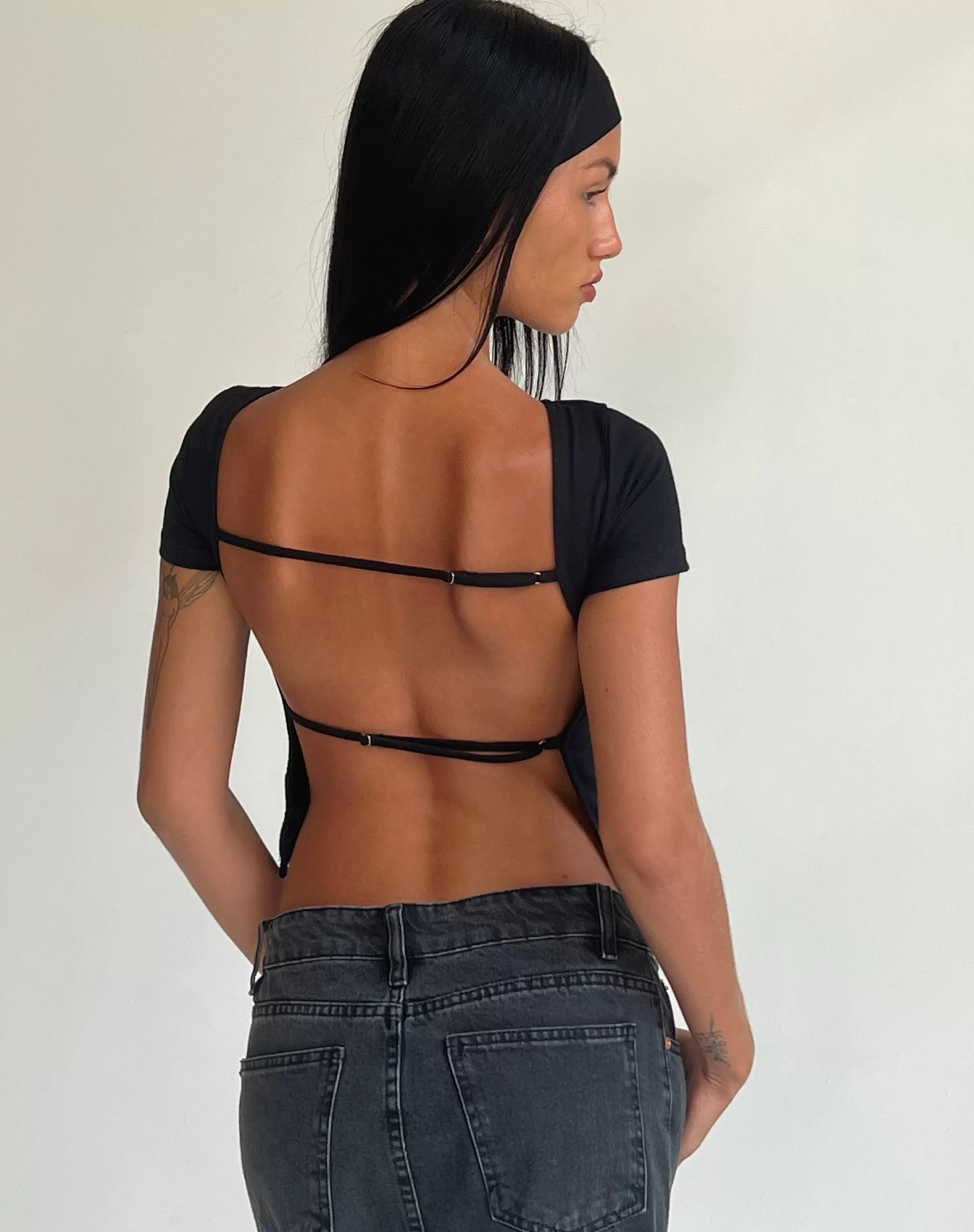 Store Anita Open Back Top In Black TEES