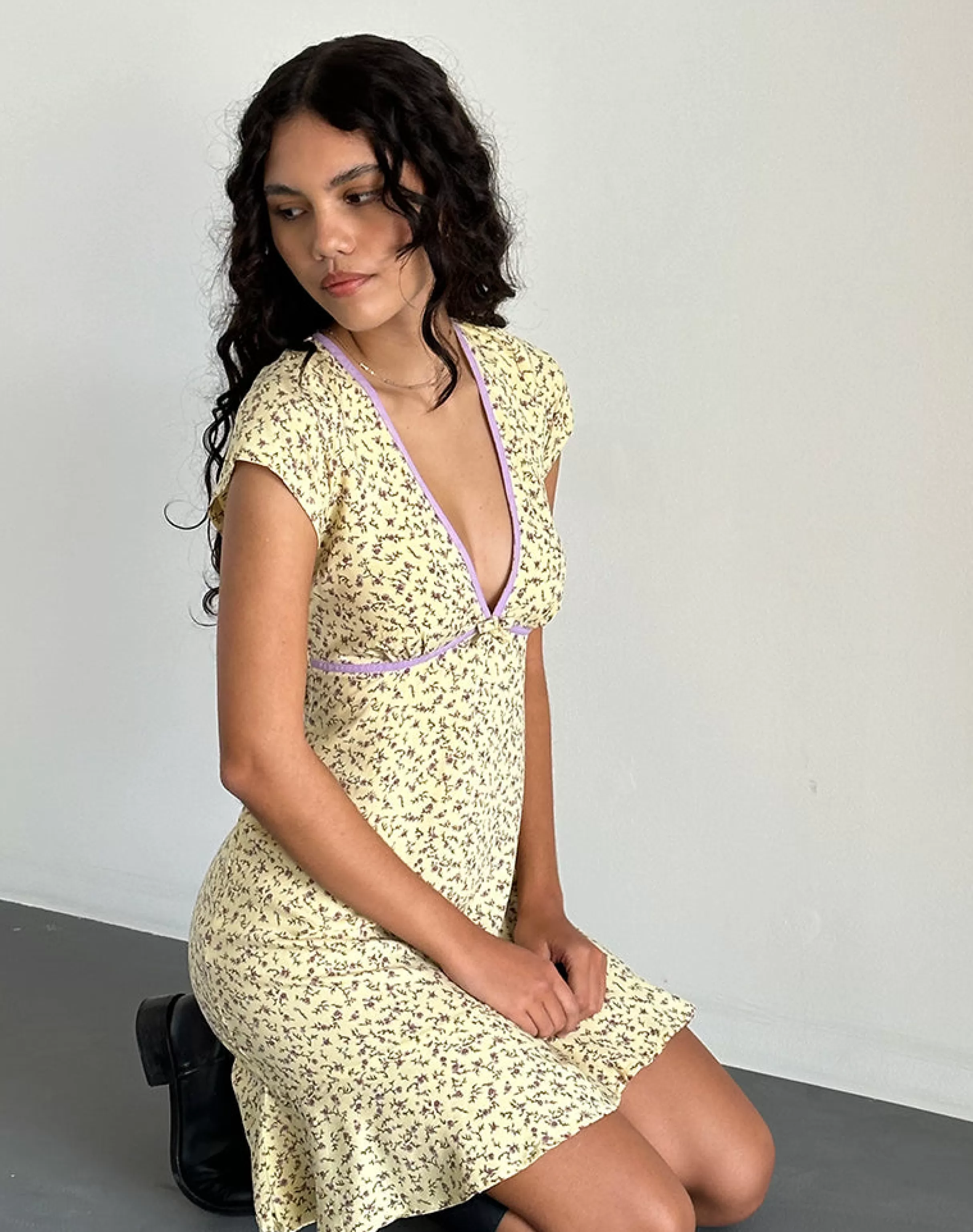 Discount Gysele Mini Dress In Flowing Flower Yellow PRINTED DRESSES | SLIP DRESSES