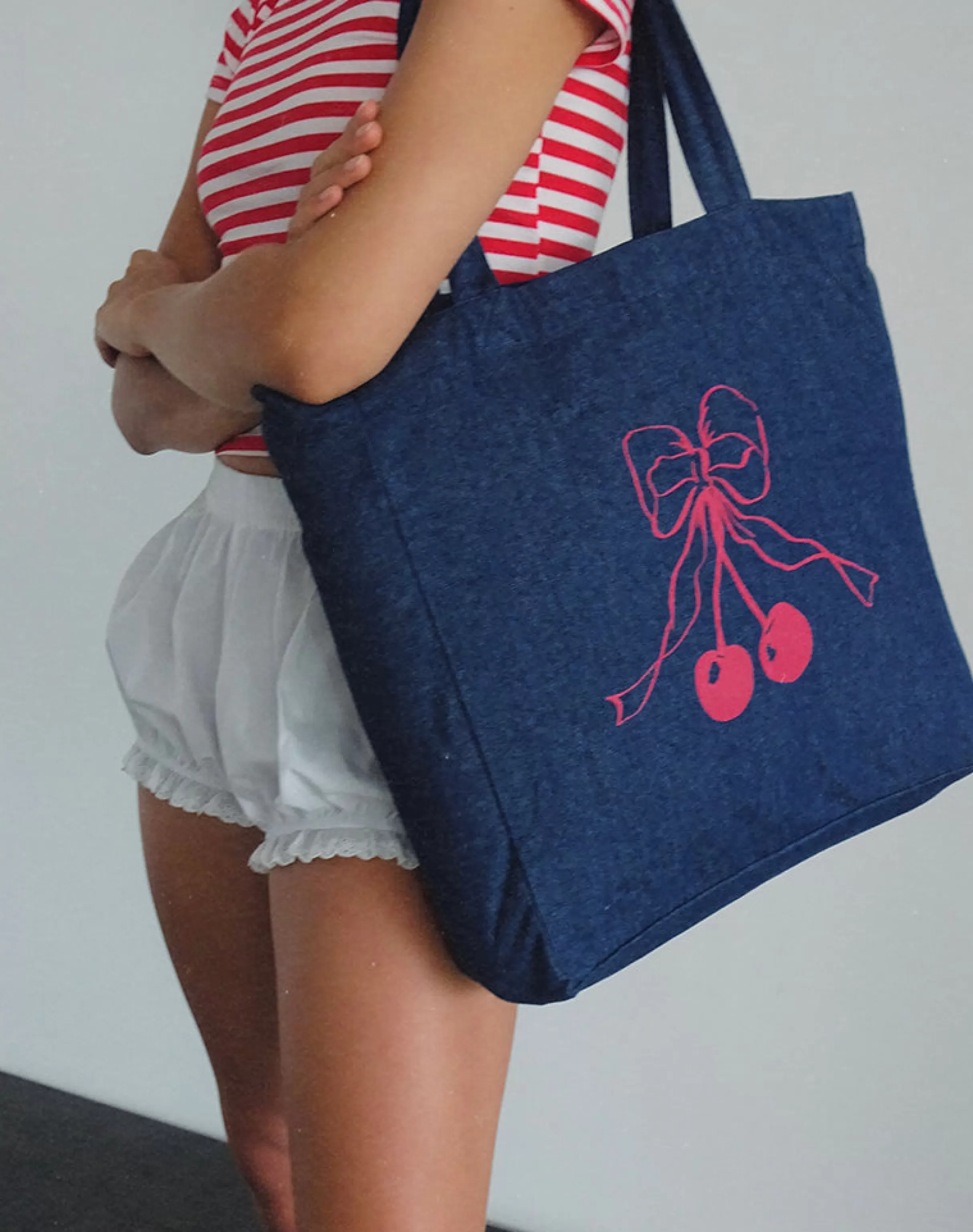 Best London Tote Bag In Denim Indigo With Cherry Bow Print SWEET AS PIE | ACCESSORIES