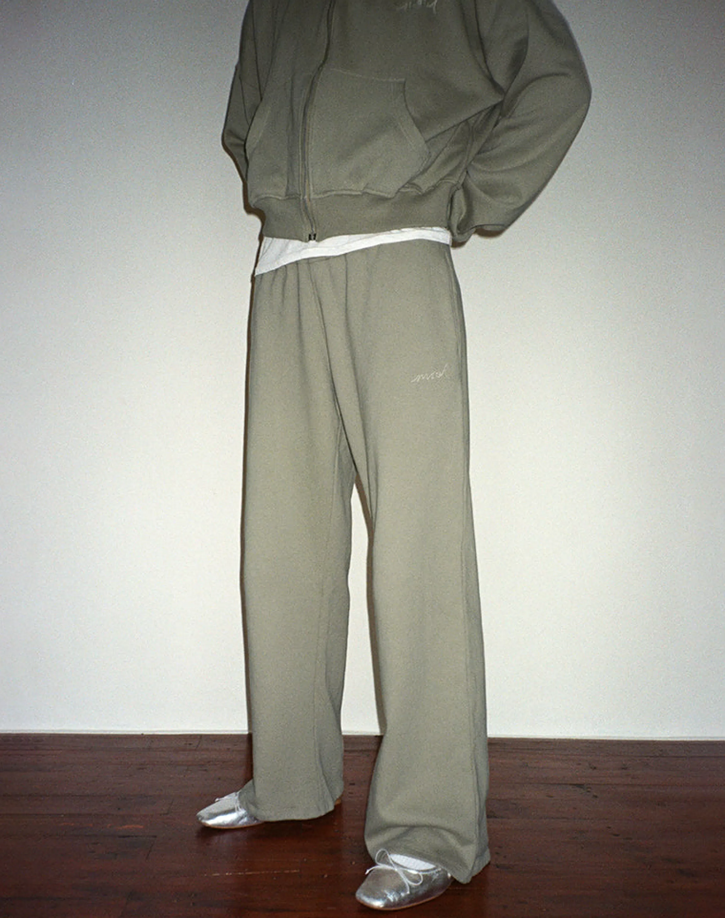 Best Sale Loose Jogger In London Fog With Ivory 'MOTEL' Embroidery LOUNGEWEAR | CO-ORDS