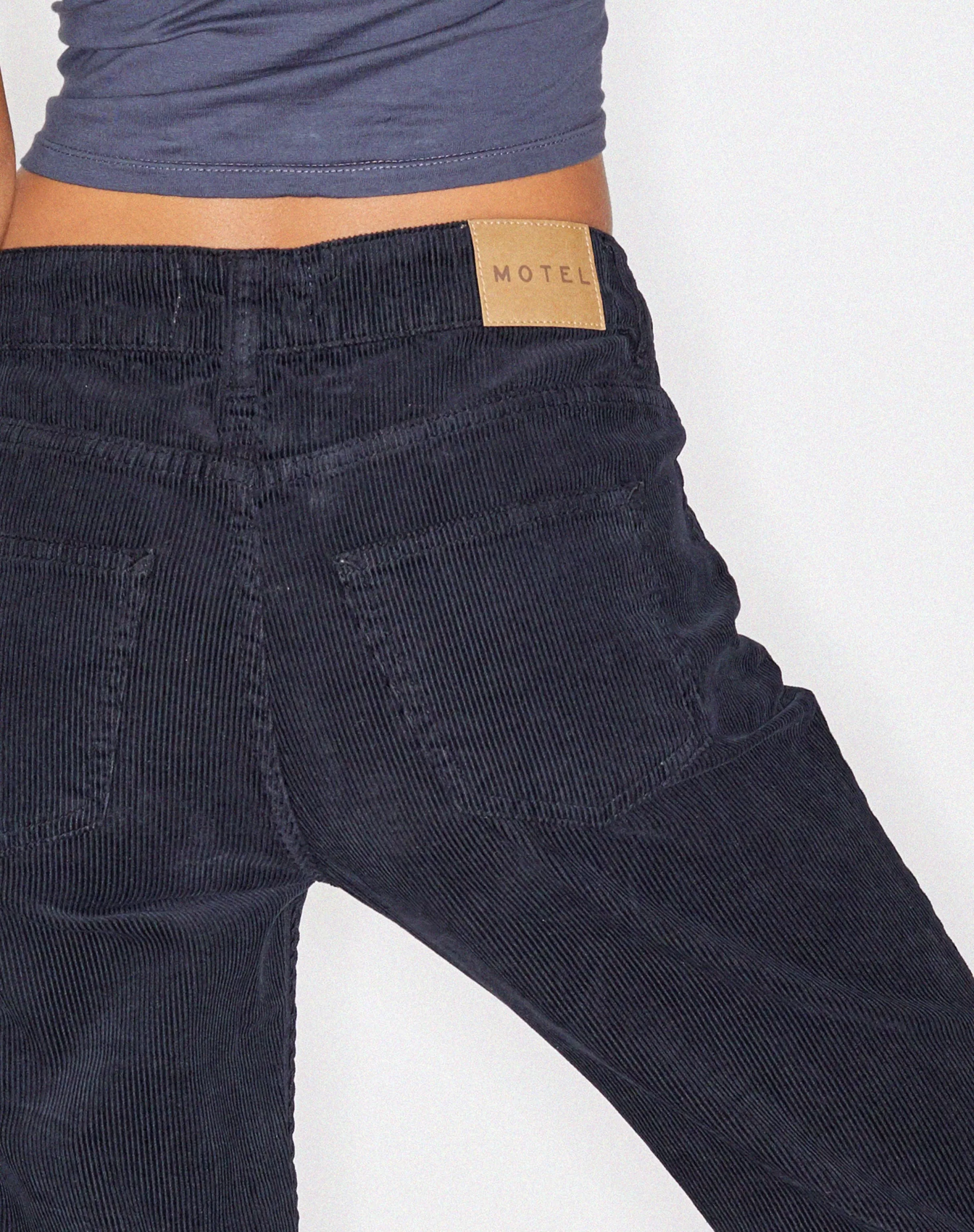 Discount Low Rise Bootleg Jeans In LOW RISE JEANS