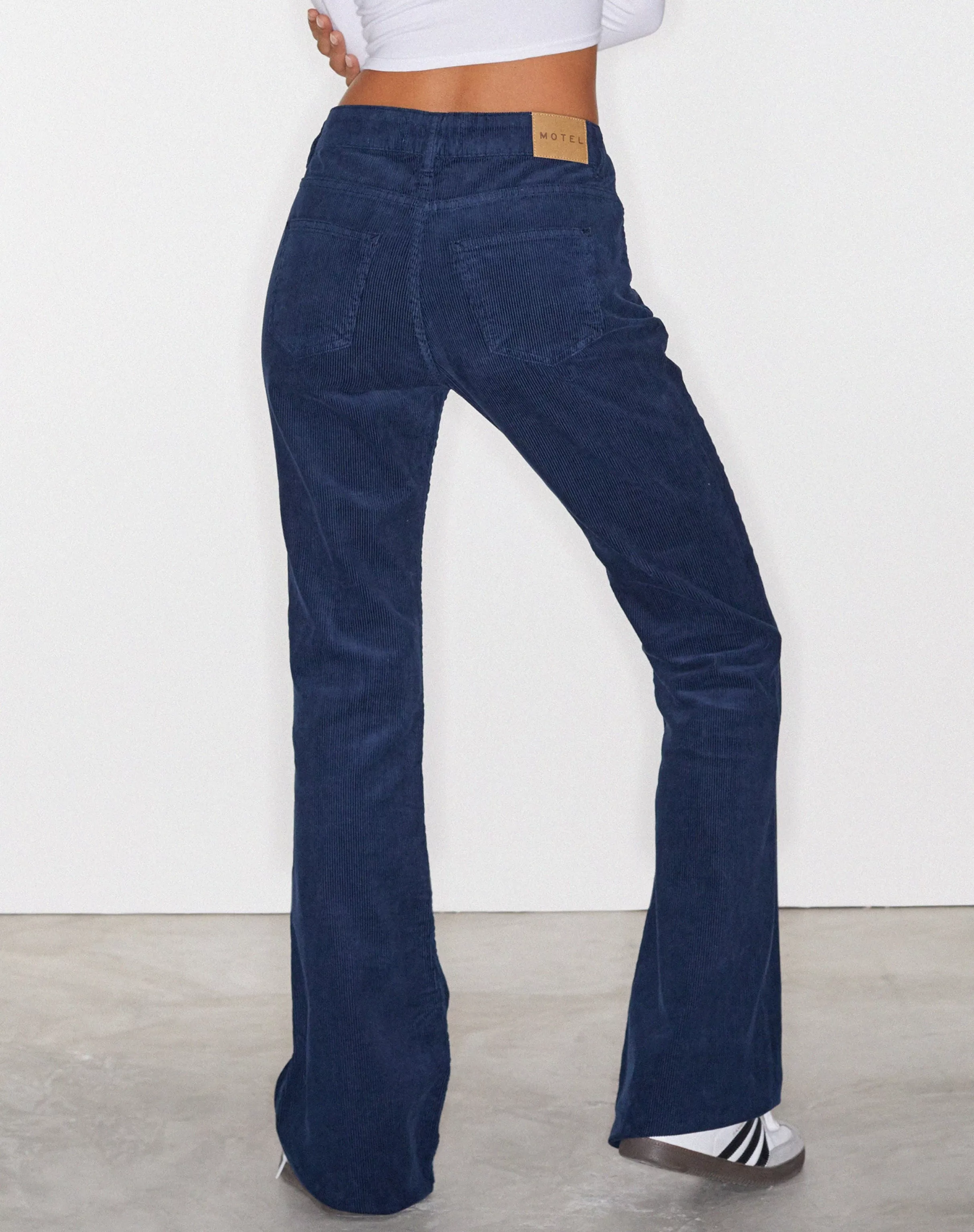 Outlet Low Rise Bootleg Jeans In LOW RISE JEANS