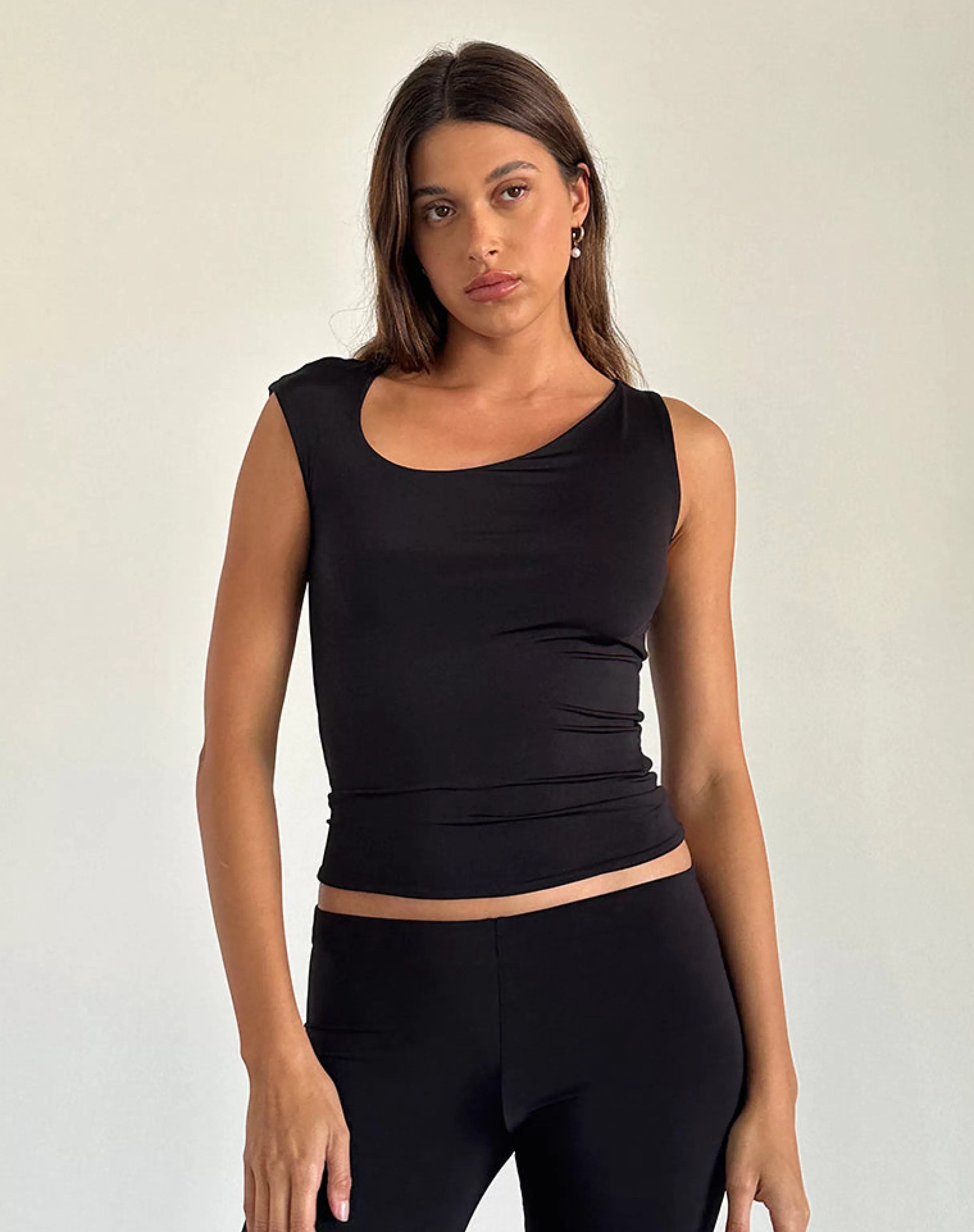 Outlet Marcie Asymmetric Top In Slinky Black BASICS | STRAWBERRY MILK