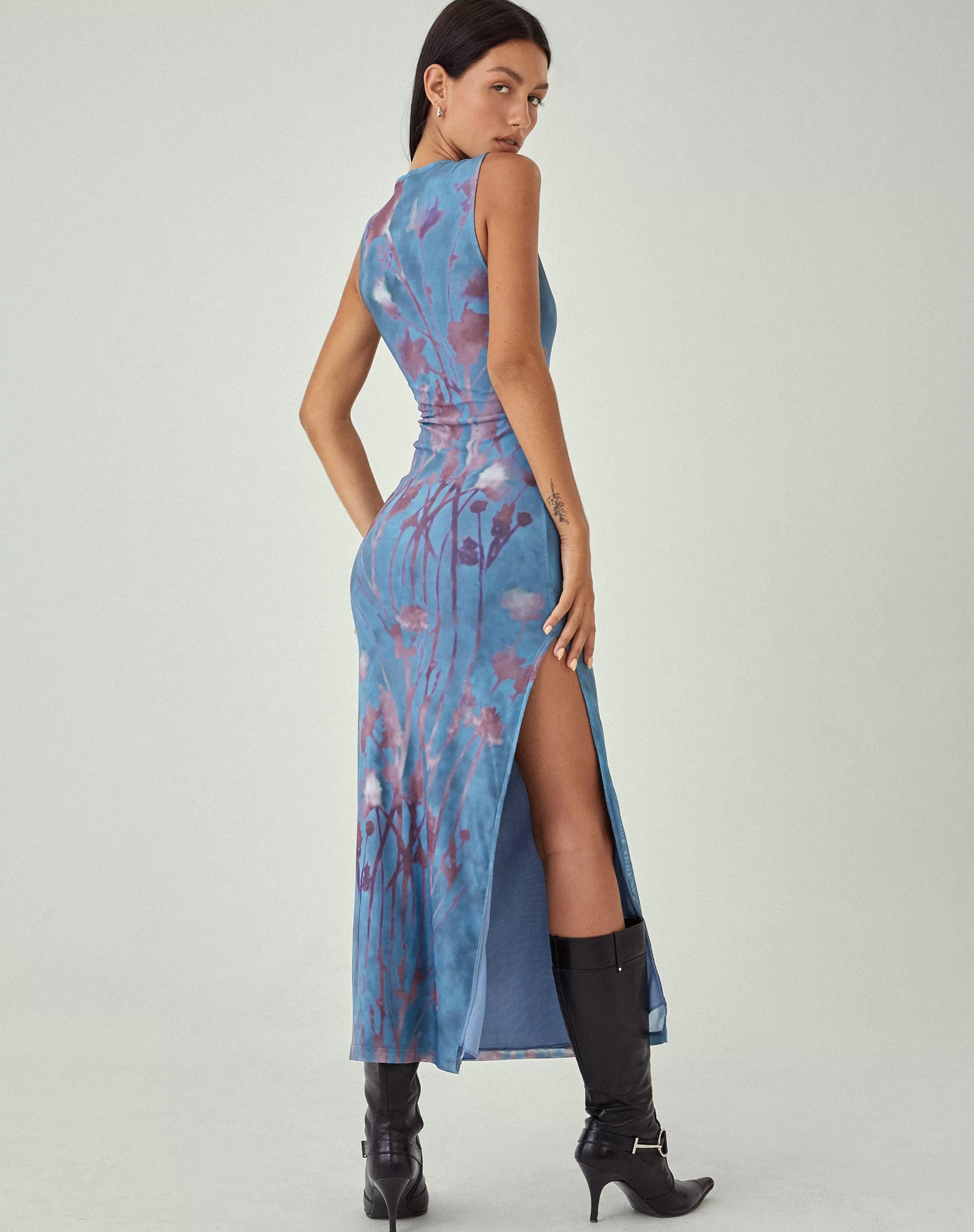 Store MOTEL X JACQUIE Flo Midi Dress In PRINTED DRESSES | SUMMER DRESSES