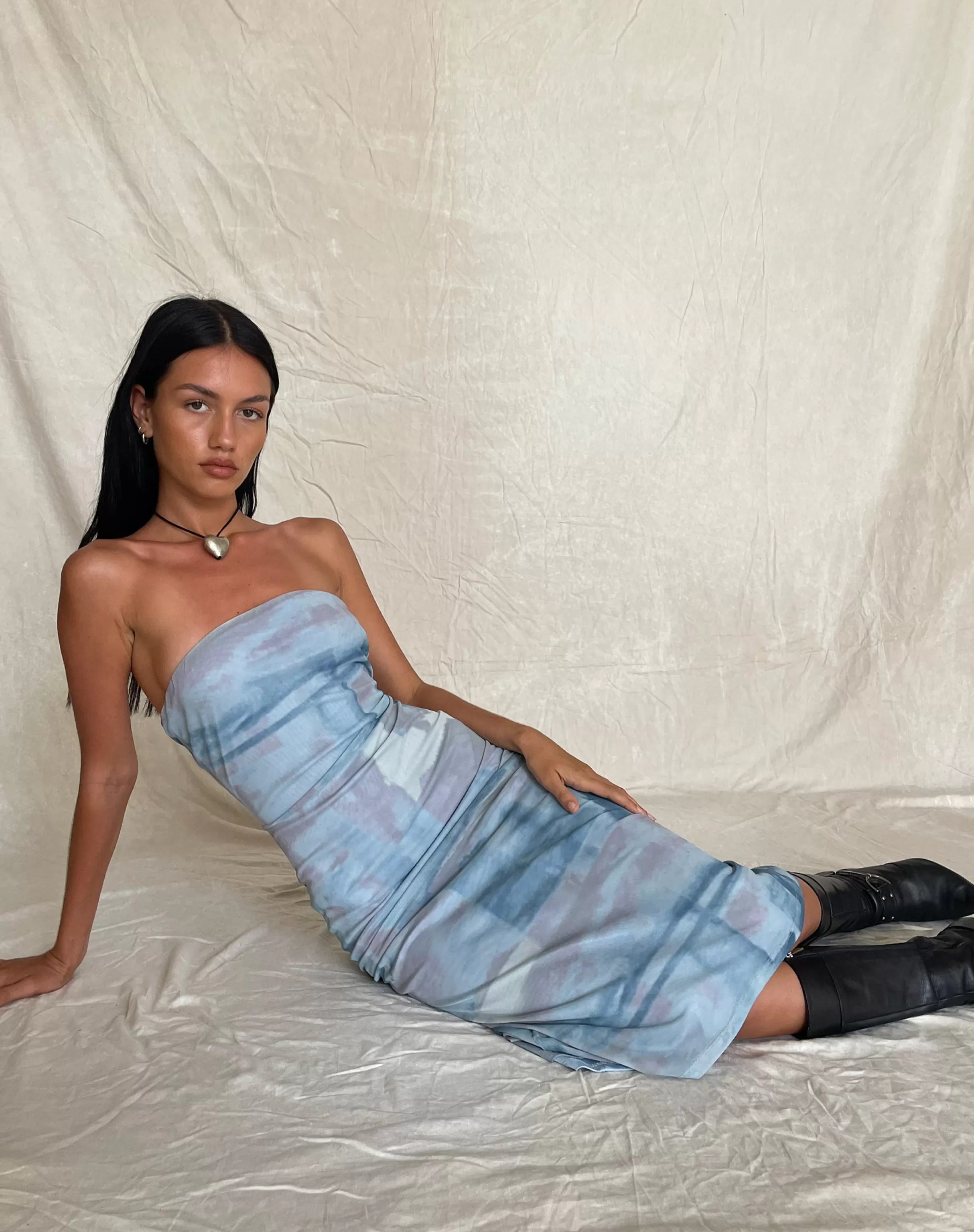 Flash Sale MOTEL X JACQUIE Suki Bandeau Midi Dress In Mesh Abstract Paint Brush Blue DAY DRESSES | PRINTED DRESSES