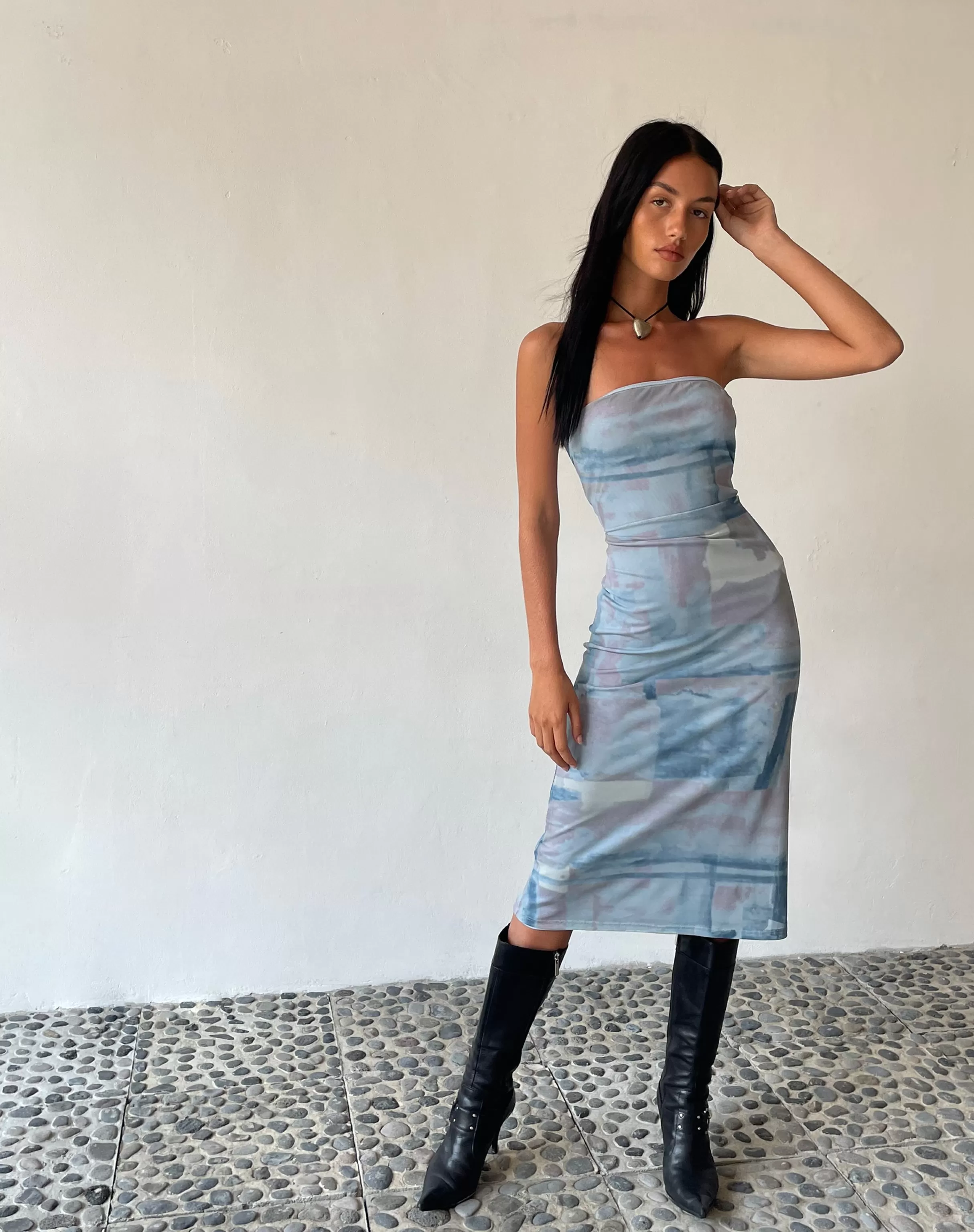 Flash Sale MOTEL X JACQUIE Suki Bandeau Midi Dress In Mesh Abstract Paint Brush Blue DAY DRESSES | PRINTED DRESSES