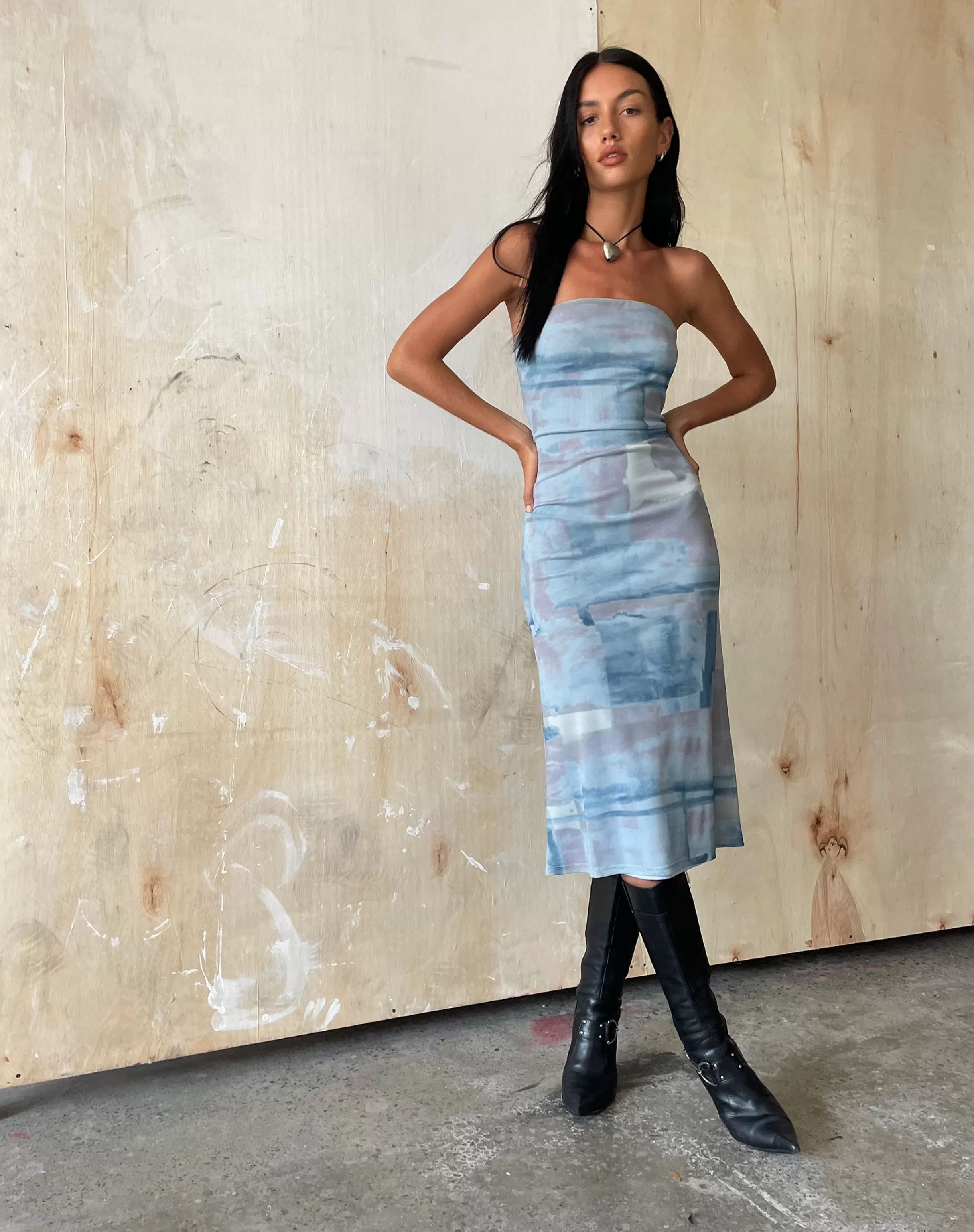 Flash Sale MOTEL X JACQUIE Suki Bandeau Midi Dress In Mesh Abstract Paint Brush Blue DAY DRESSES | PRINTED DRESSES
