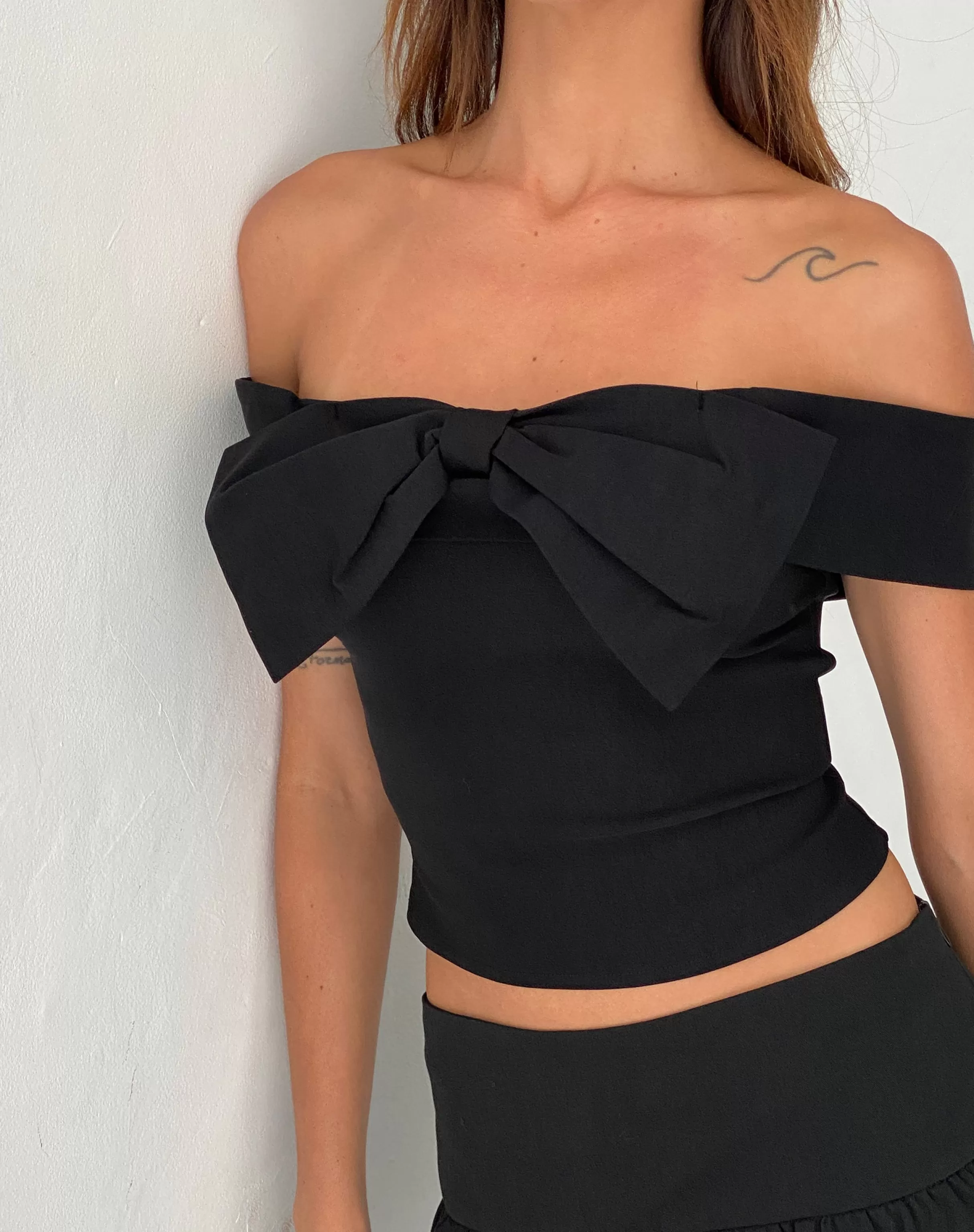 Cheap Naras Bow Front Bardot Top In Black Tailoring CROP TOPS