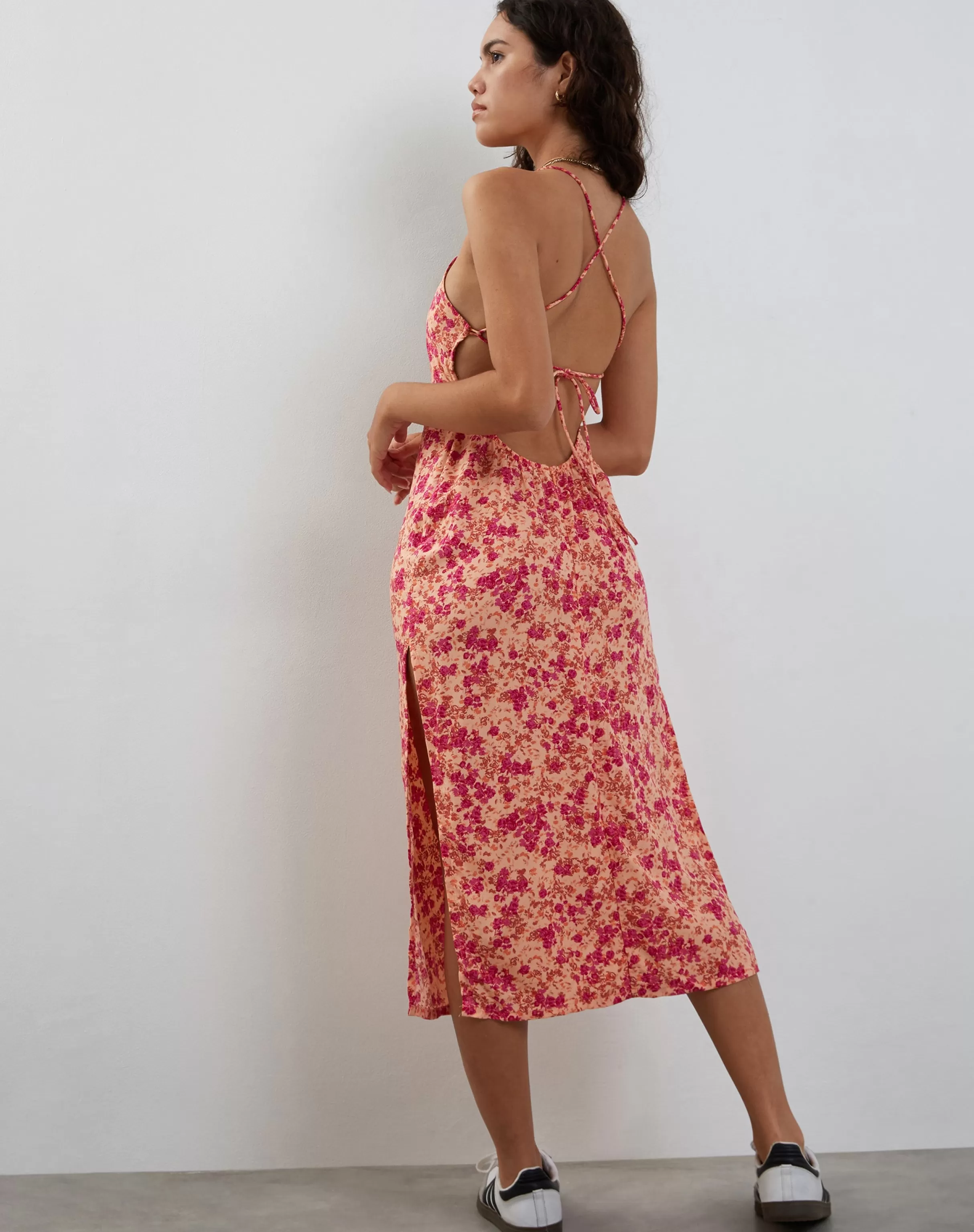 Online Nosita Midi Dress In Wild Dark Flower Cantaloupe BANDEAU DRESSES | MIDI DRESSES