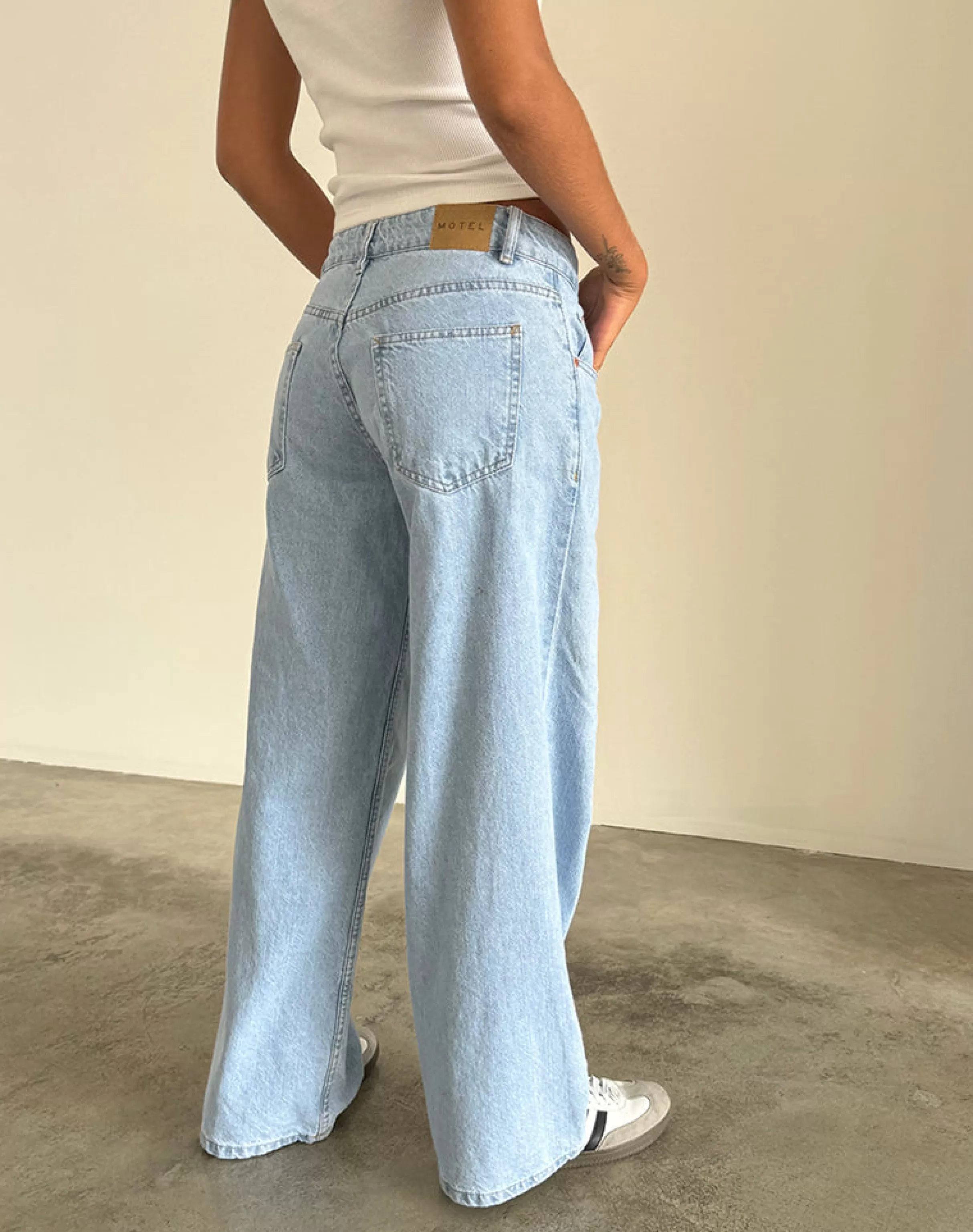 Online Roomy Extra Wide Low Rise Jeans In JEANS | PARALLEL JEANS