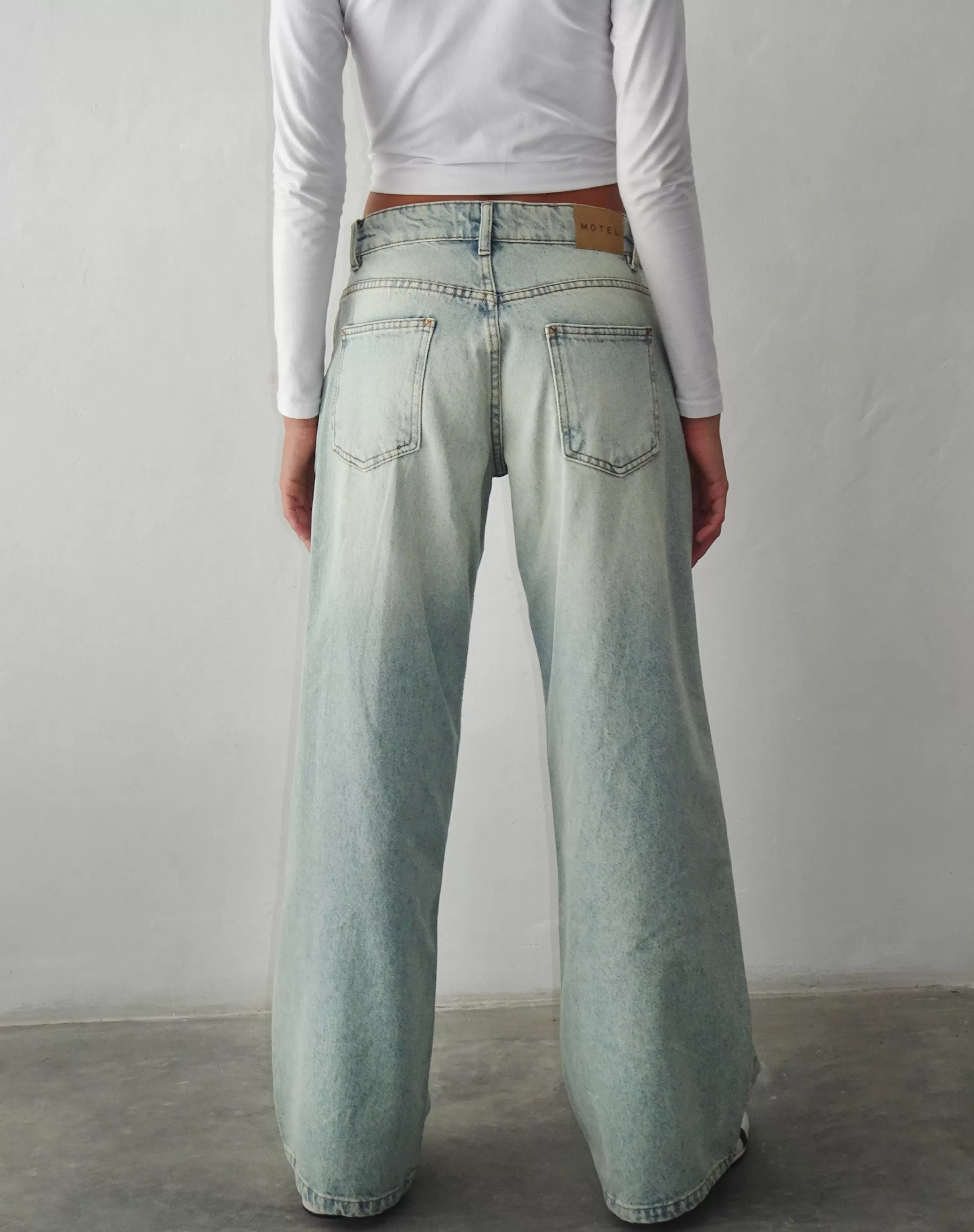 Flash Sale Roomy Extra Wide Low Rise Jeans In Super Bleached Wash JEANS | ROOMY JEANS