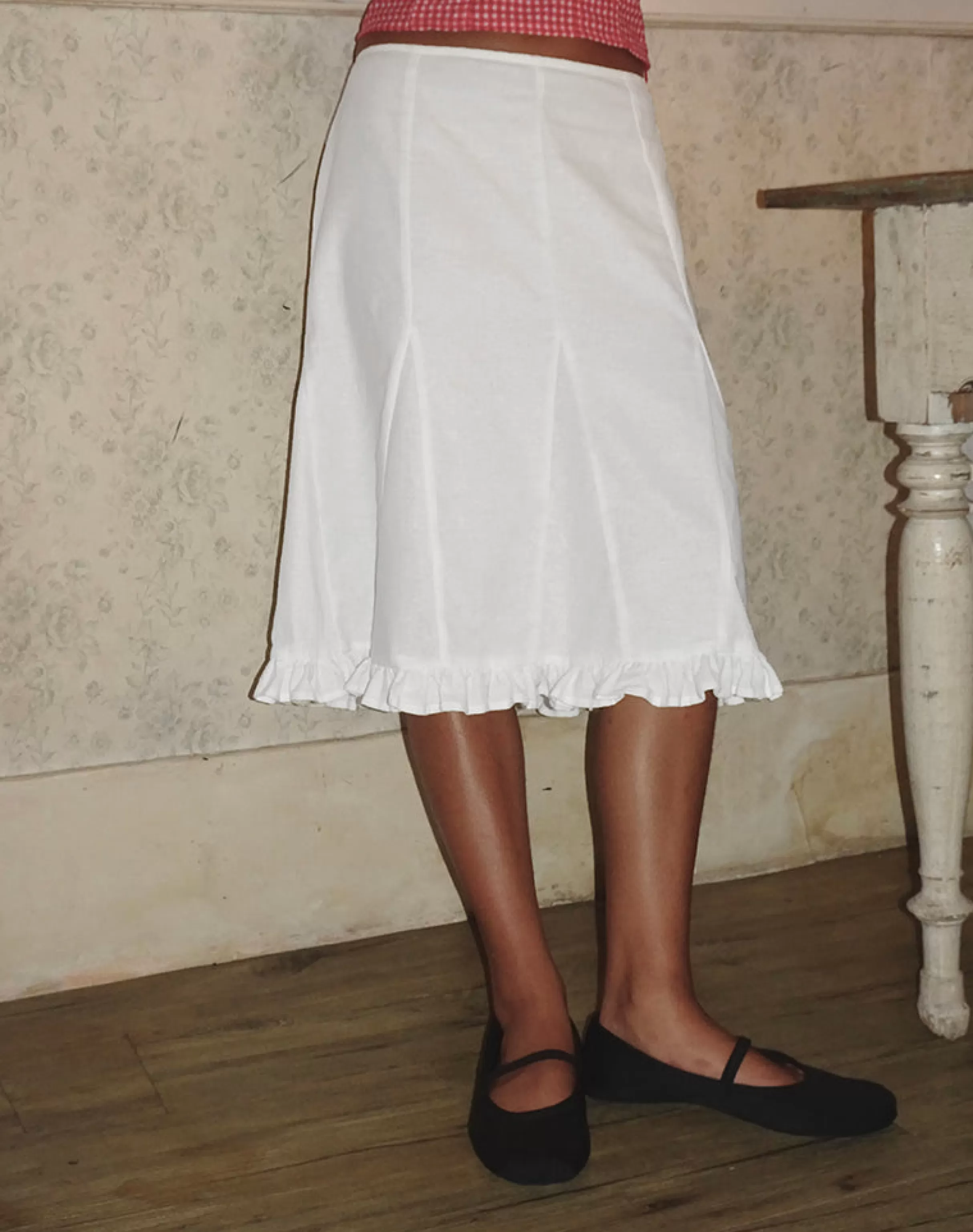 Store Tausi Pleated Midi Skirt In Off White Linen STRAWBERRY GIRL | MIDI SKIRTS