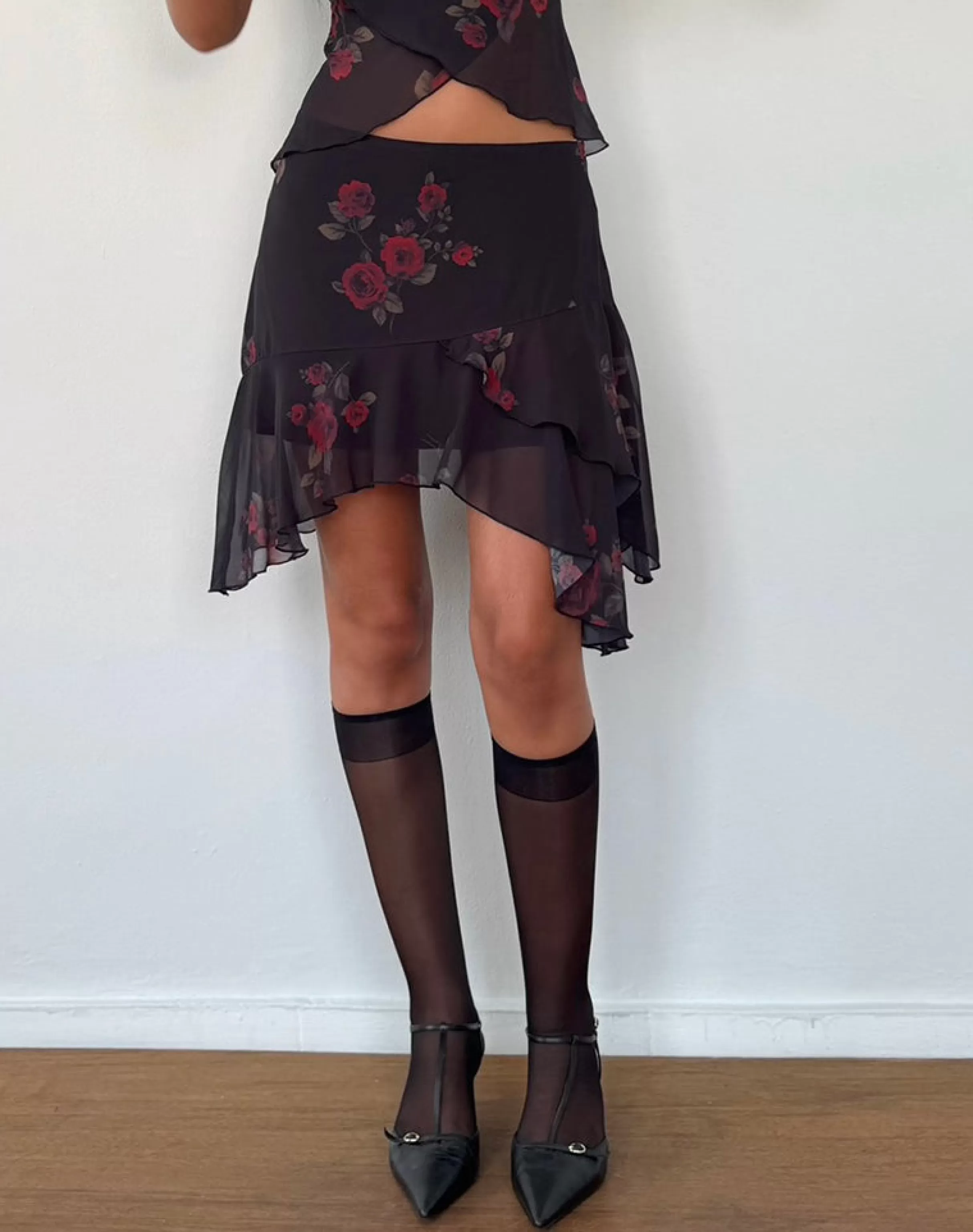 Cheap Winona Mini Skirt In Vintage Roses Black CO-ORDS | PRINTED SKIRTS